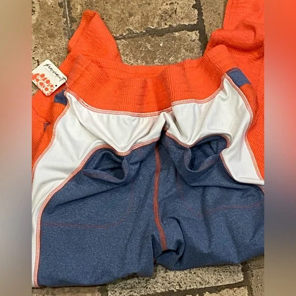 Free People FP Movement Undercover soft Leggings Blueberry Combo L NWT perfect - Picture 8 of 13